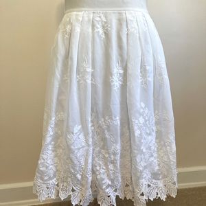 Eva Mendes New York & Company white lace full skirt